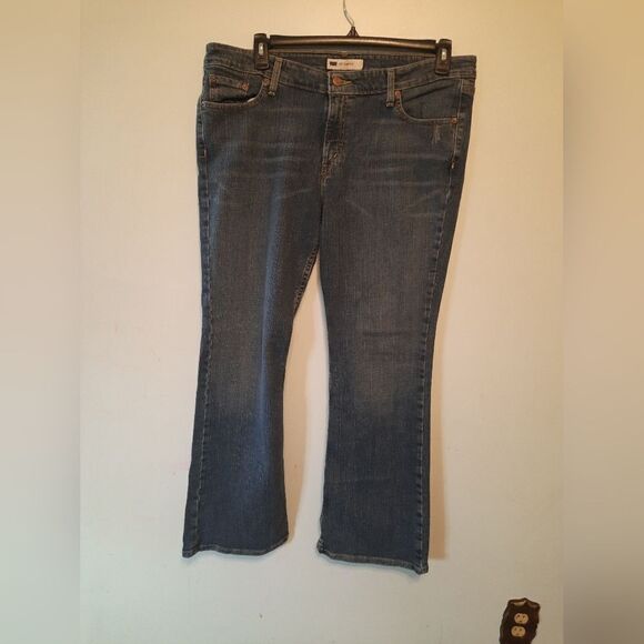 Levi’s 518 Superlow Medium Wash Flare l jeans Size 17 - Picture 1 of 6